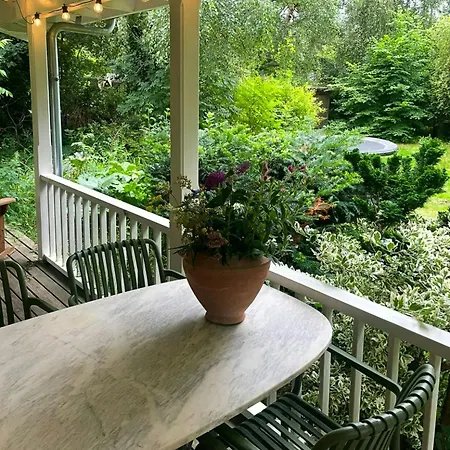 Tatil Evi With Wild Garden By The Fjord